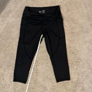 Zyia black light n tight hi-rise 20” crop with pockets